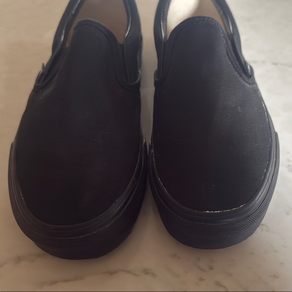Vans Women's Black Slip-On Shoes - Picture 3 of 7